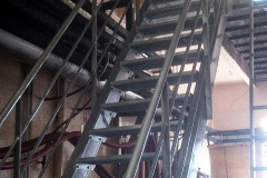 Escalier avec deux limons en tubes