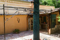 pergola-avec-grand-fronton