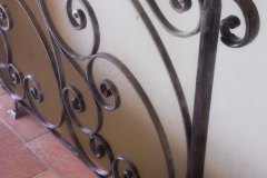 depart-de-rampe-droit-avec-volutes